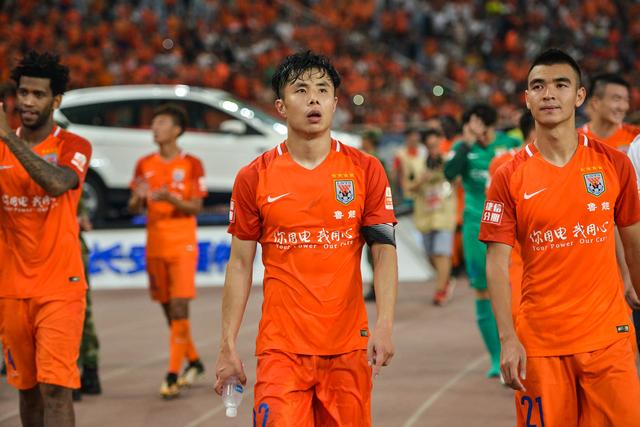  德甲俱乐部联合抗疫，球员降薪支援社会公益  